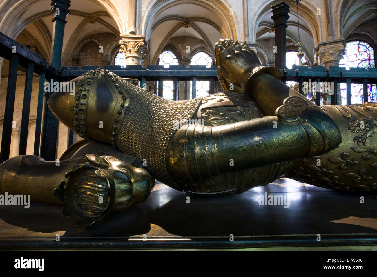 Ottone effigie di Edoardo il Principe Nero all'interno della Cattedrale di Canterbury, Kent, Regno Unito. Foto Stock