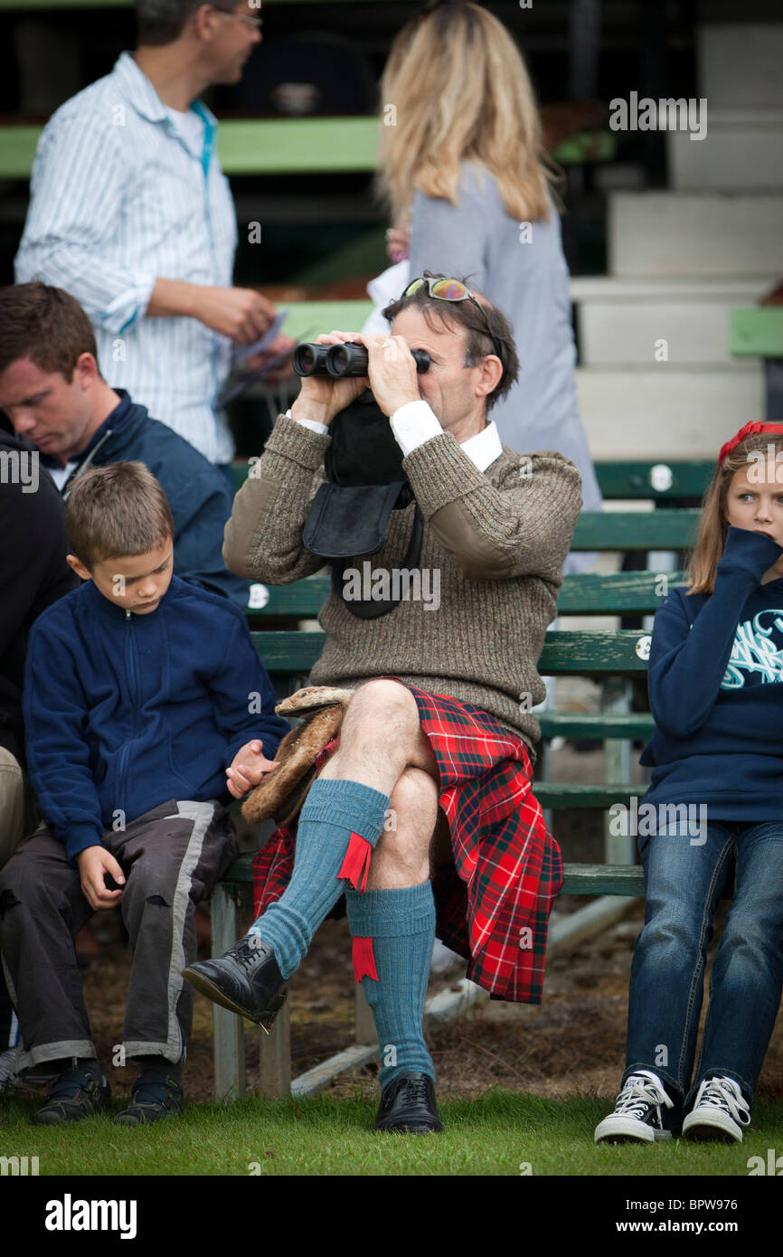 Il Braemar Royal Highland Gathering frequentato da Sua Maestà la Regina Elisabetta II Foto Stock