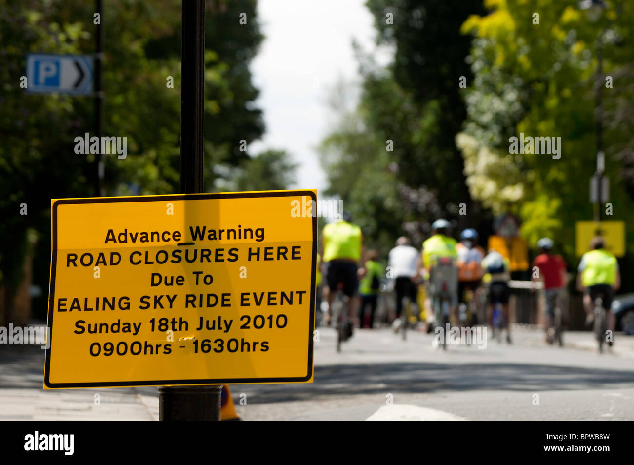 Chiusura della strada avviso durante il sindaco di Londra il cielo Ride Ealing 2010, Regno Unito Foto Stock