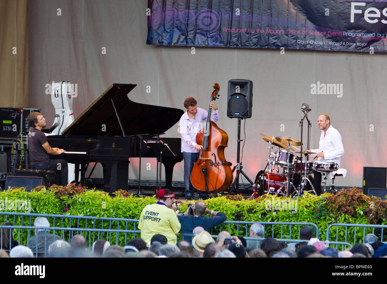 Brad Mehldau esegue con il suo trio al Chicago Jazz Festival, Petrillo stadio, Grant Park di Chicago, USA Foto Stock