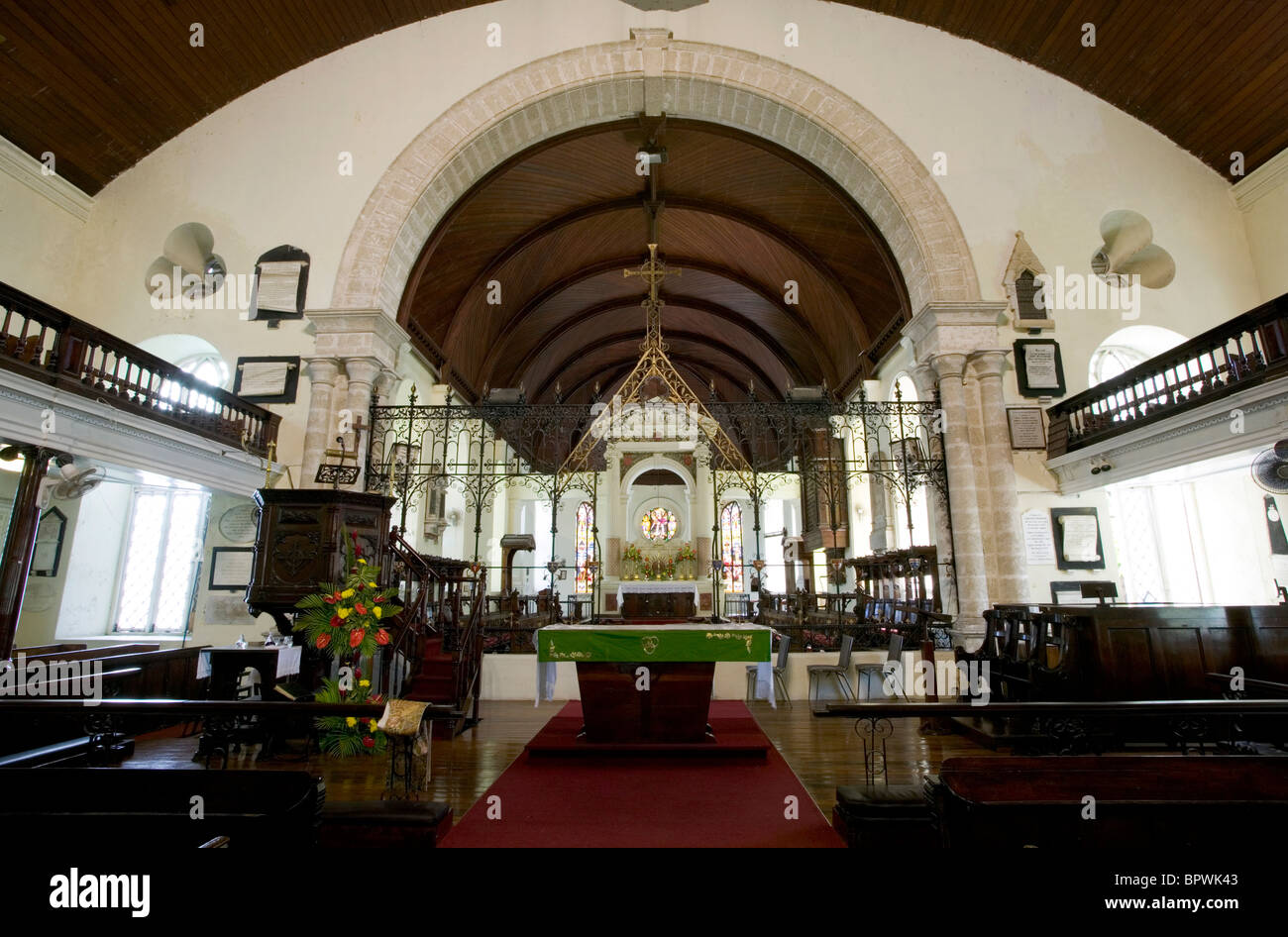Interno della St Michael's Cathedral di Bridgetown in Barbados nelle isole dei Caraibi Foto Stock