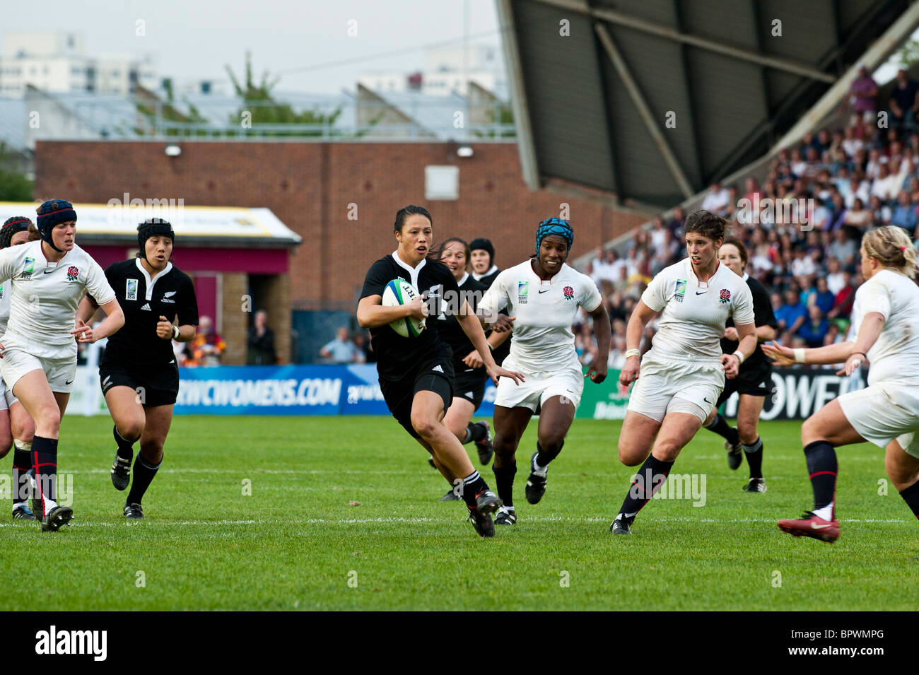 La finale tra Inghilterra e Nuova Zelanda. Inghilterra perso 13-10. La iRB ha organizzato le donne la Coppa del Mondo di Rugby Foto Stock