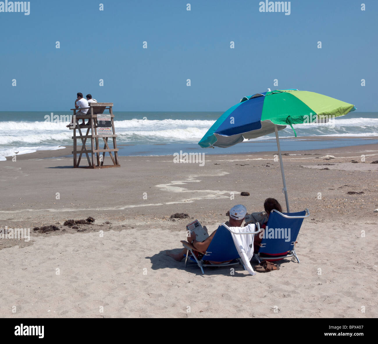 Guardando per navigare dall uragano Earl a Melbourne Beach sulla costa atlantica della Florida Foto Stock