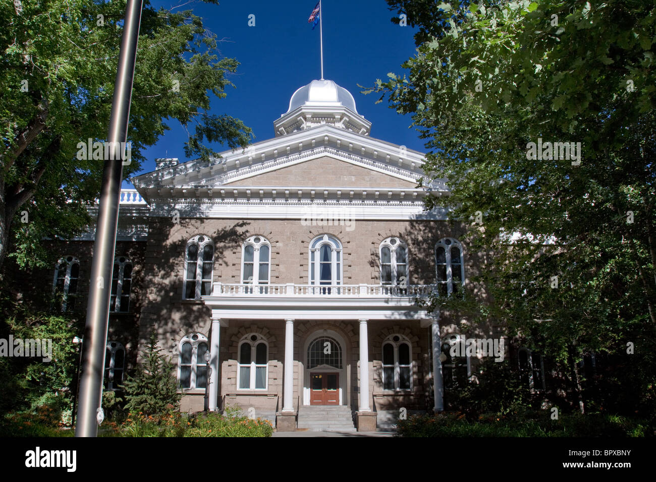 Parte anteriore del Nevada State Capitol Building o statehouse con argento cupola in Carson City, Nevada, STATI UNITI D'AMERICA Foto Stock