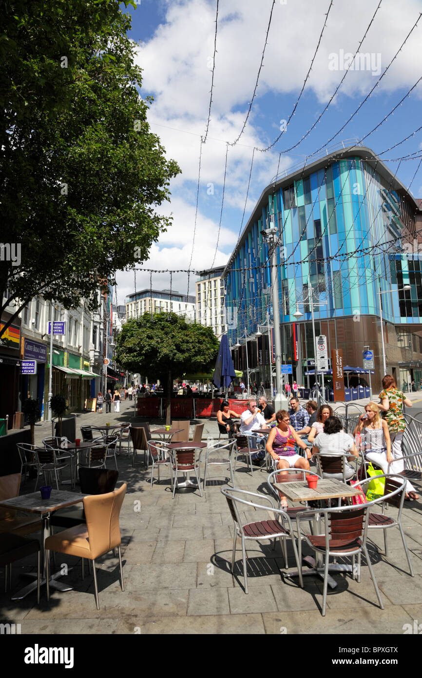 Vista lungo le barre su Mill Lane verso il Hayes Cardiff Wales UK Foto Stock