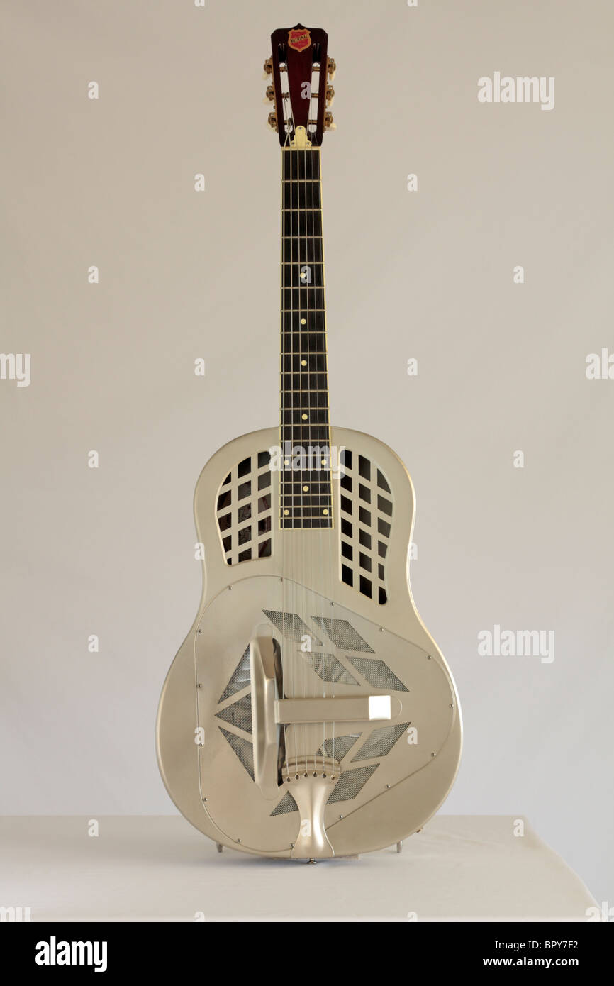 Una nazionale Tricone Vintage chitarra numero 1586(13376 sulla testa della macchina) costruito 01 - 08 negli Stati Uniti di proprietà di Adam Gough Foto Stock