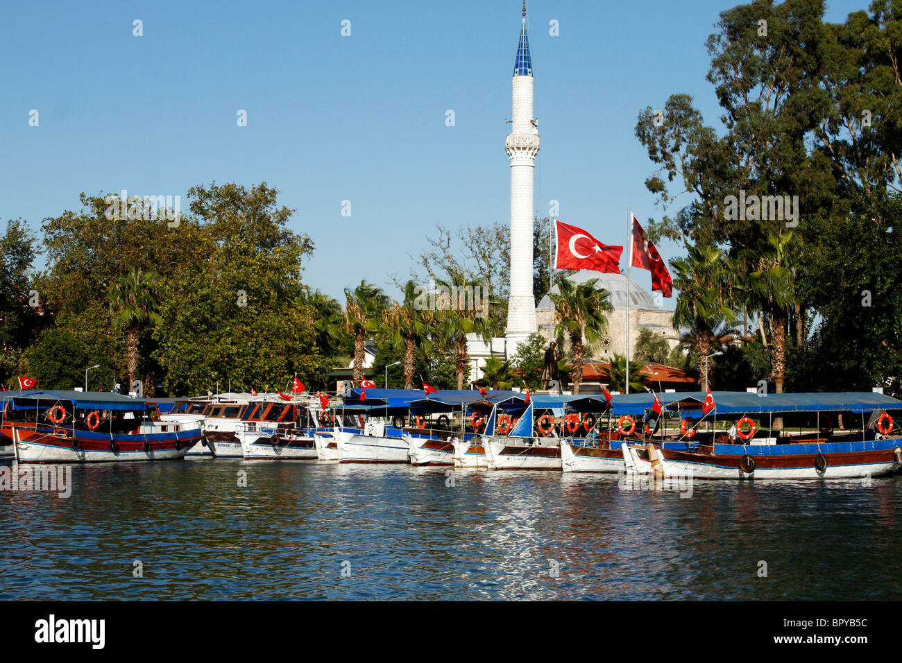 Crociera sul Fiume barche sul Fiume Dalyan, Dalyan, Turchia Foto Stock