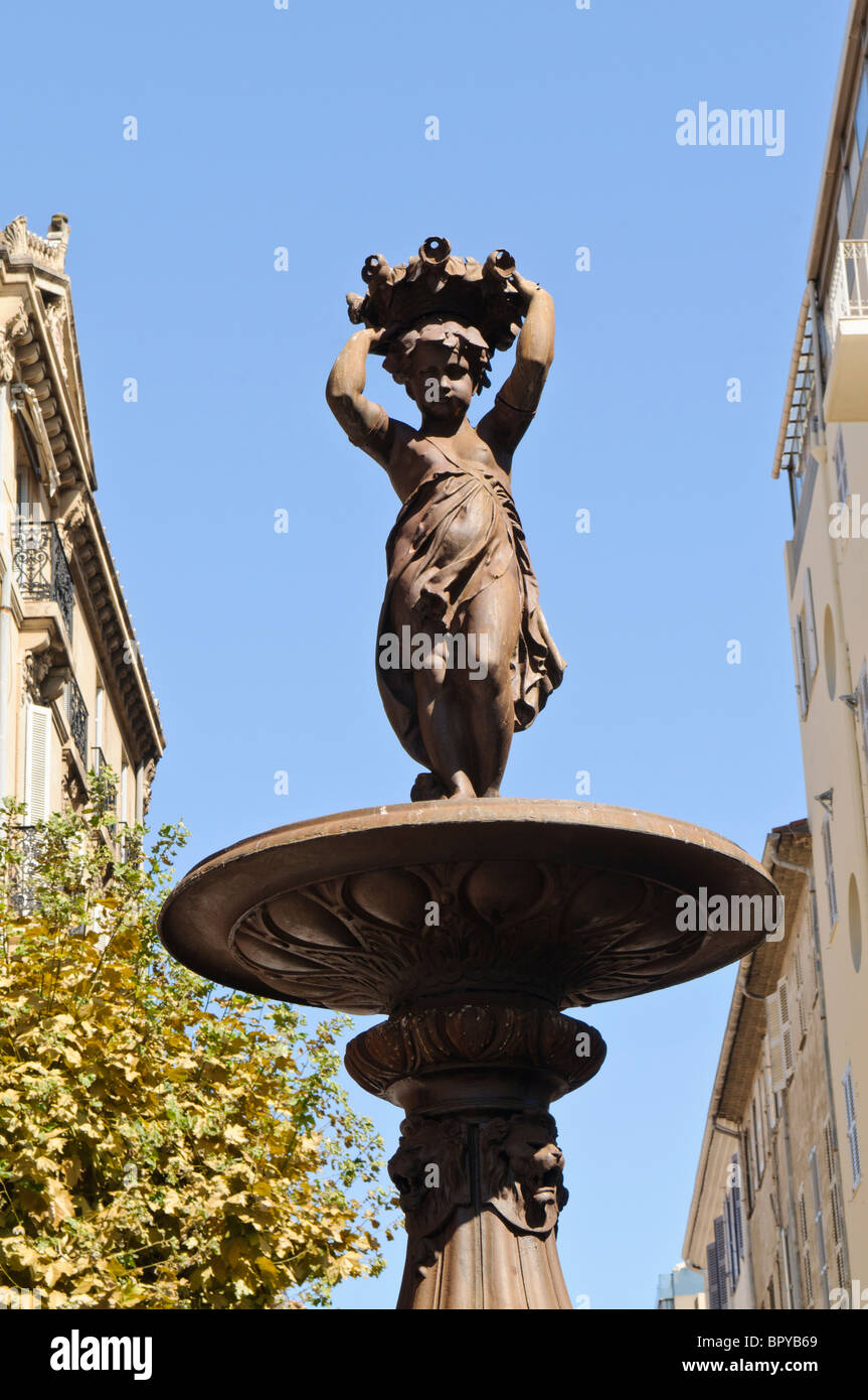 Statua di bronzo di un cherubino, Cannes Foto Stock