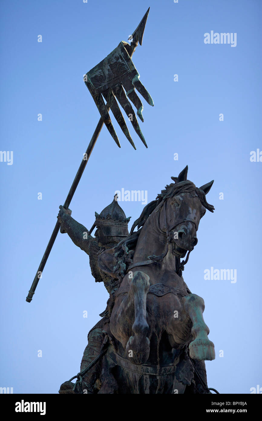 La statua di Guglielmo il Conquistatore nella piazza della città Falaise, Francia Foto Stock