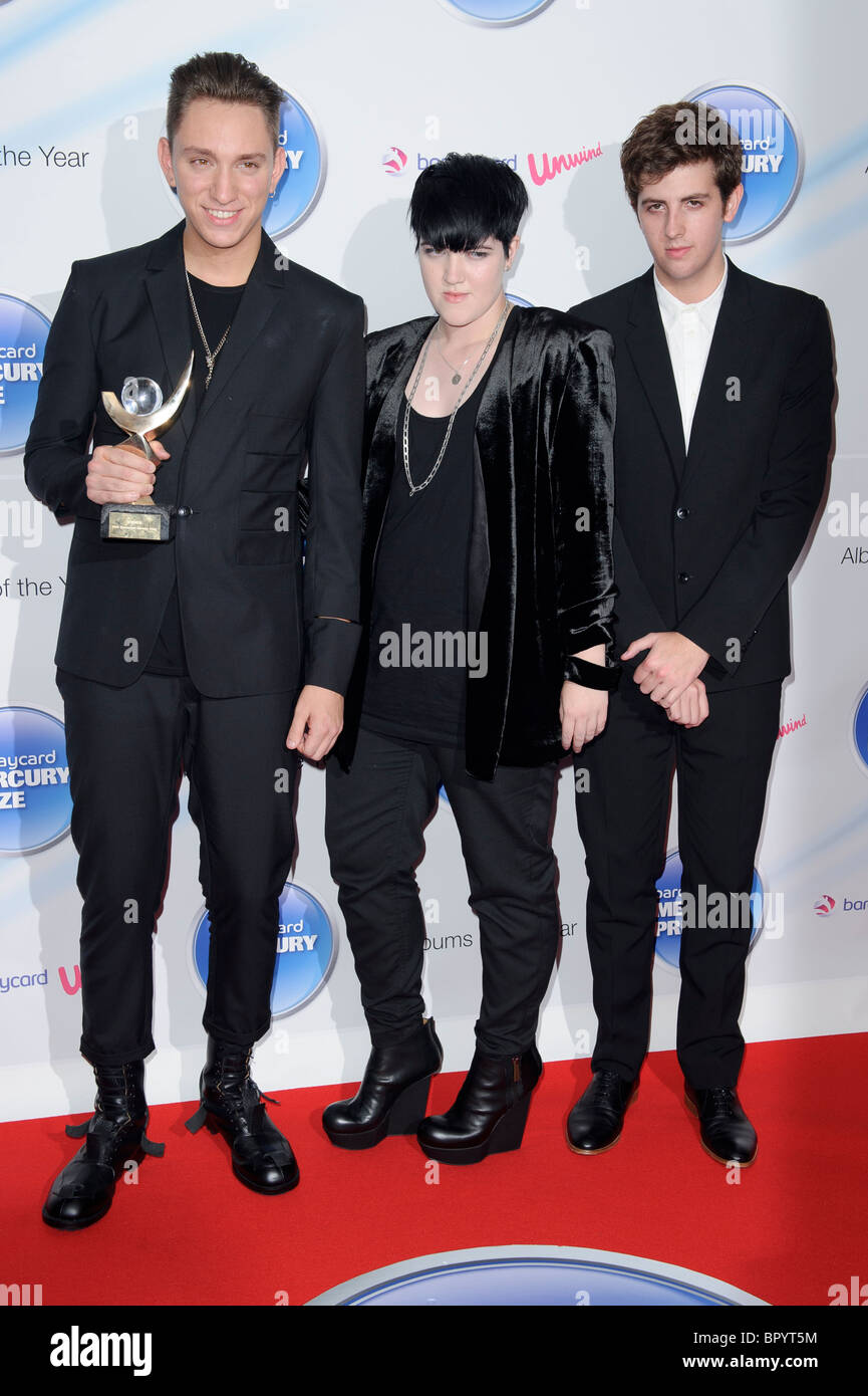 Jamie Smith, Romy Madley Croft e Oliver Sim del XX, vincitori della Barclaycard Mercury Prize Award 2010. Foto Stock