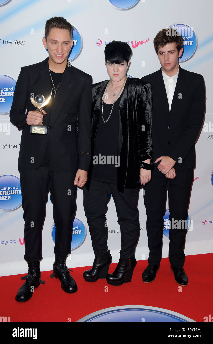 Jamie Smith, Romy Madley Croft e Oliver Sim del XX, vincitori della Barclaycard Mercury Prize Award 2010. Foto Stock