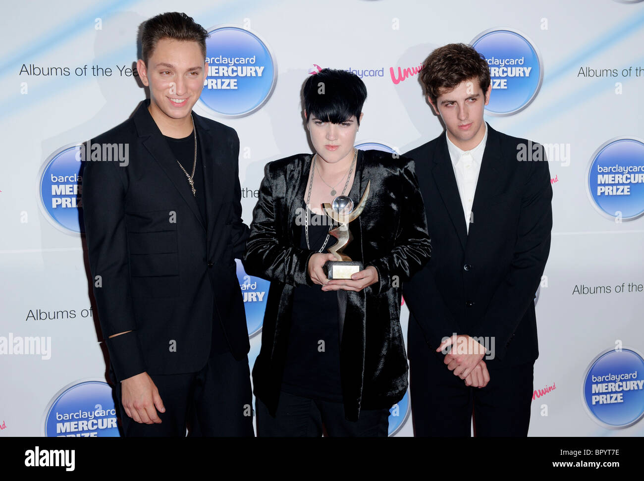 Jamie Smith, Romy Madley Croft e Oliver Sim del XX, vincitori della Barclaycard Mercury Prize Award 2010. Foto Stock