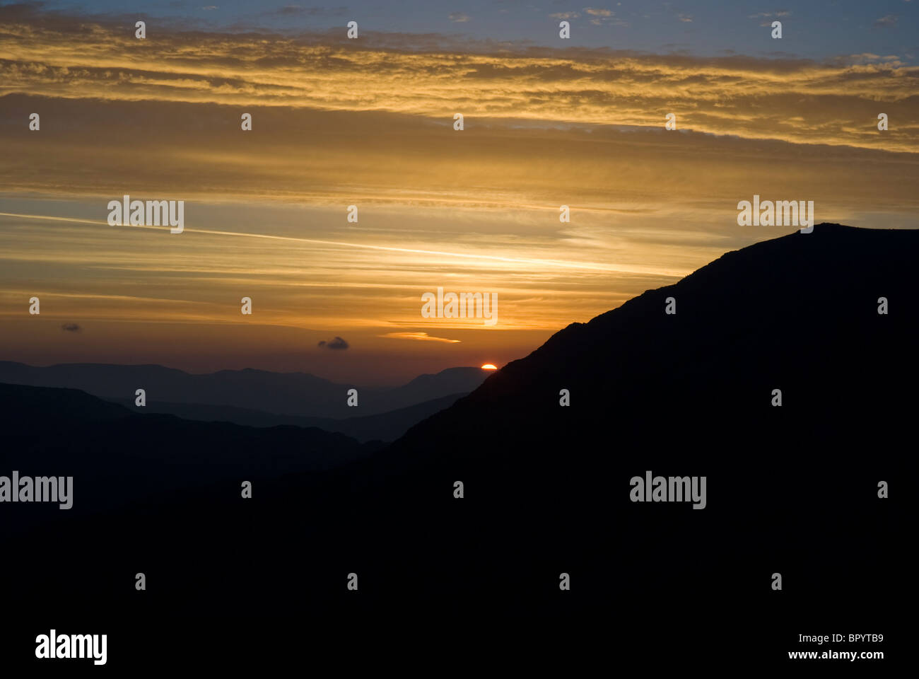 Lake District sunrise vicino Scafell Pike, Cumbria Foto Stock