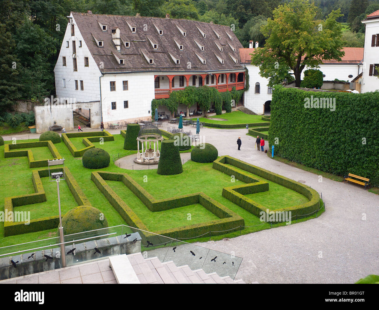 La camera delle Arti e delle curiosità allo Schloss Ambras costruita dal Habsbergs a casa loro collezione di artefatti Foto Stock