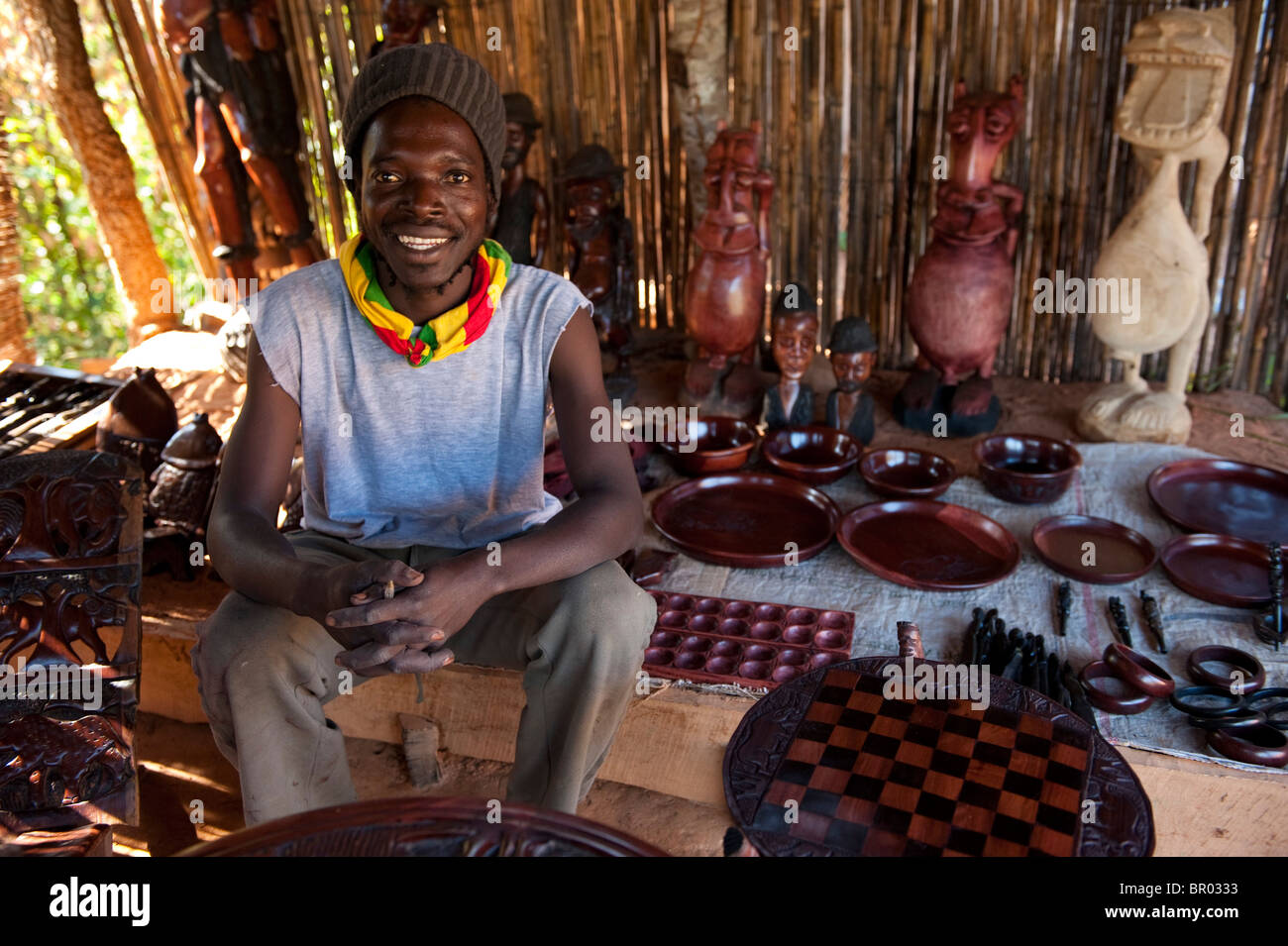 Intaglio del legno store, Nkhata Bay, Malawi Foto Stock