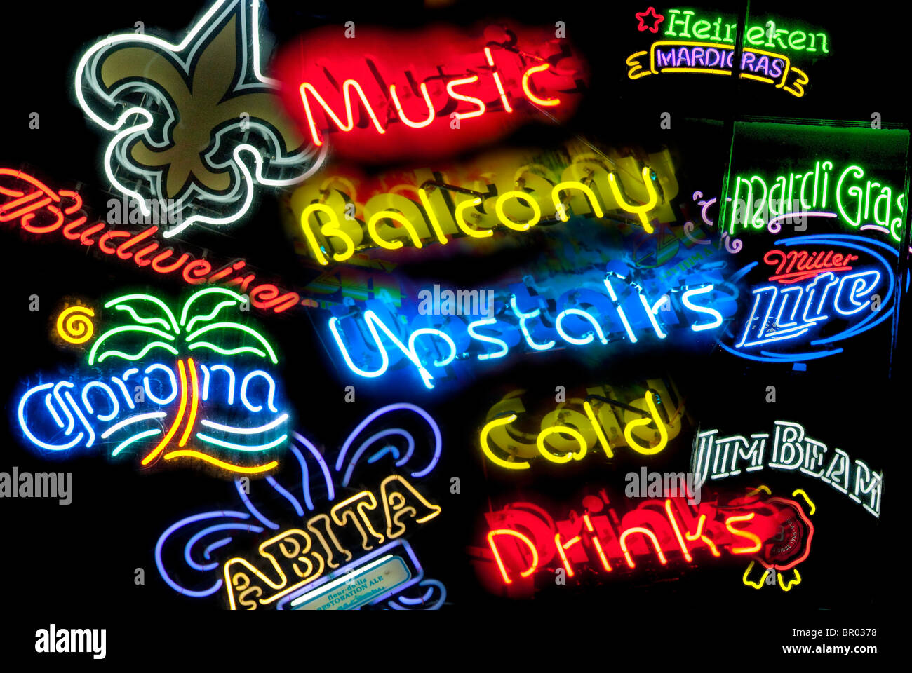 Insegne al neon su Bourbon Street nel Quartiere Francese, New Orleans, Louisiana, Stati Uniti d'America Foto Stock