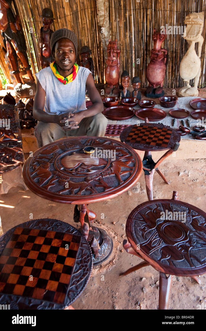Intaglio del legno store, Nkhata Bay, Malawi Foto Stock