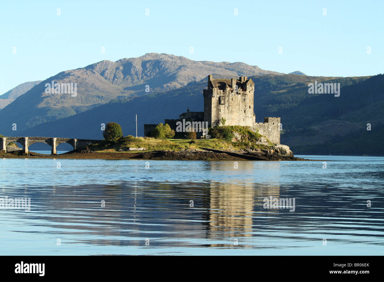 Eilean Donan Castle e Loch Duich, Highlands Occidentali, Scozia Foto Stock