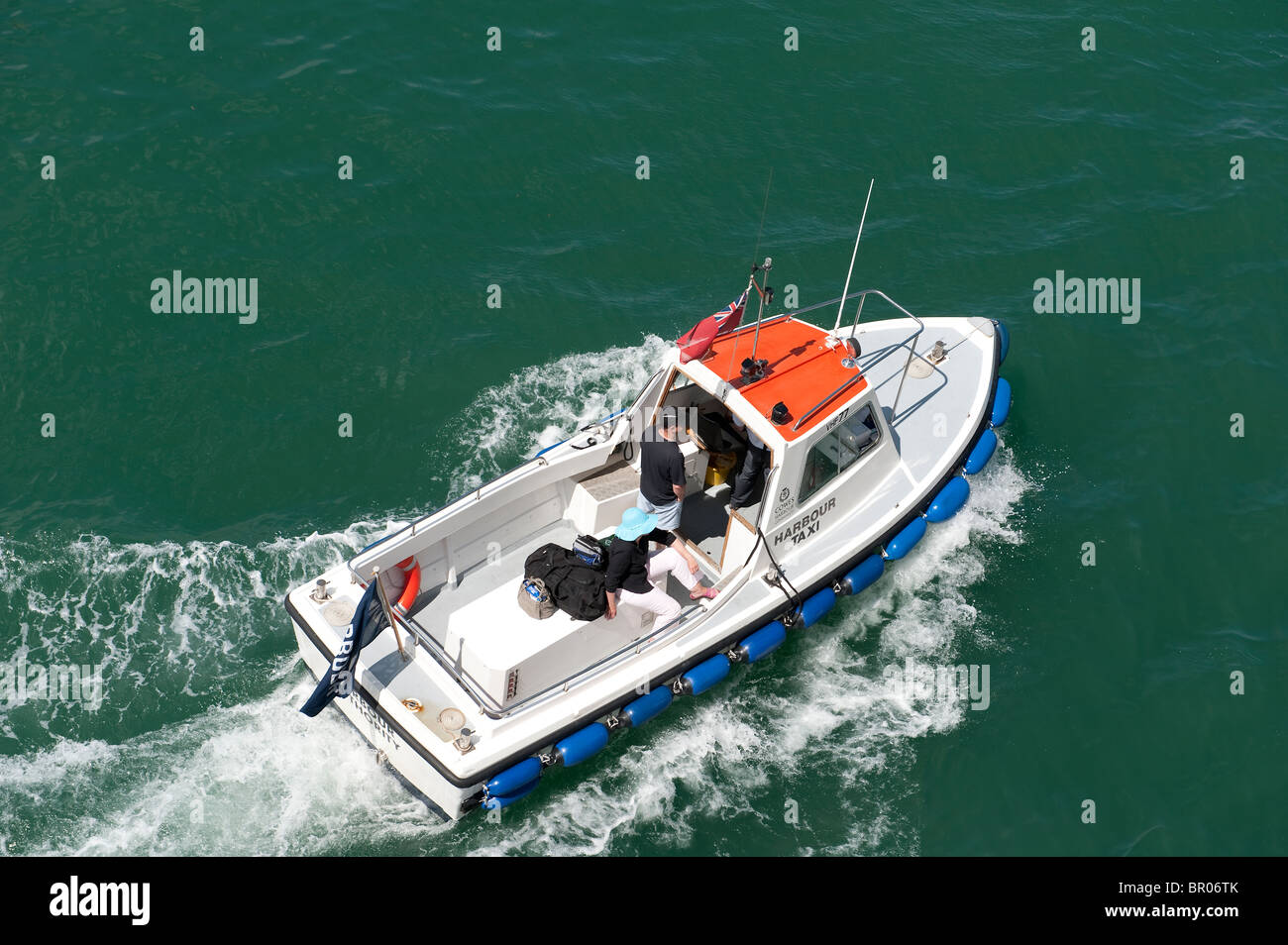 Guardando verso il basso su un taxi Porto a Cowes nell'Isola di Wight. Foto Stock