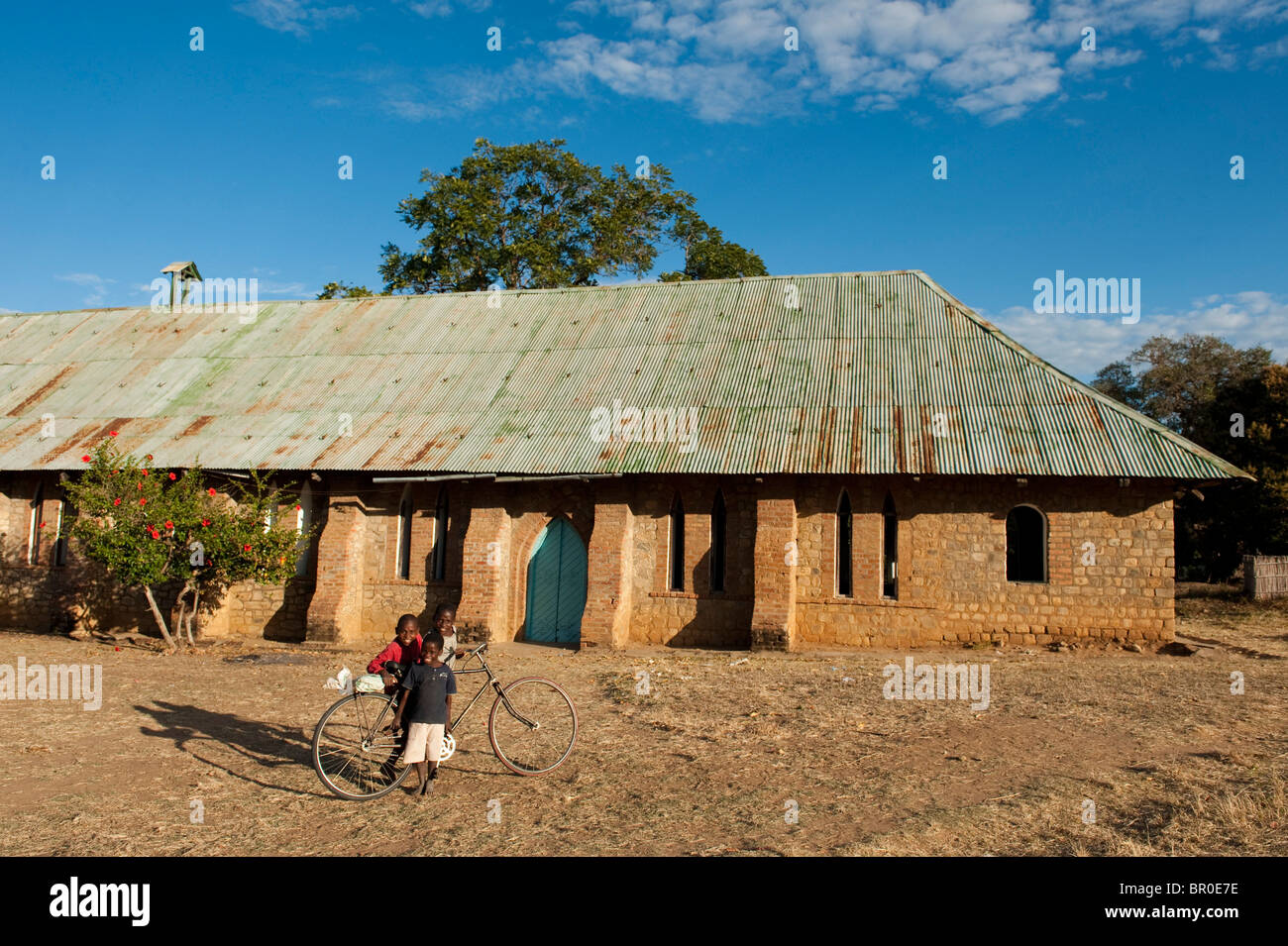 Stone chiesa della missione presso il sito del XIX secolo mercato di schiavi, Nkhotakota, Malawi Foto Stock