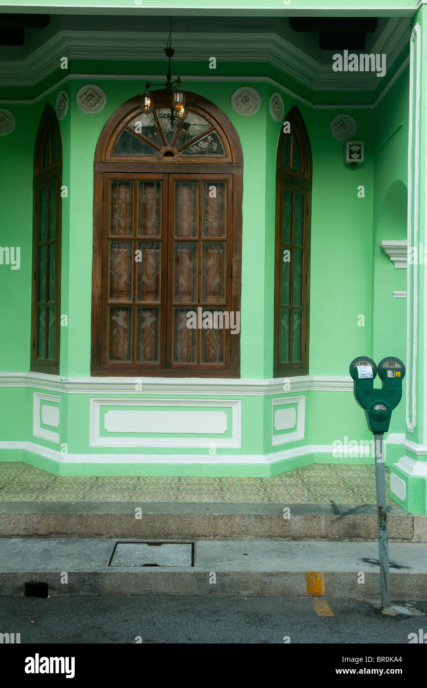 Windows sul Pinang Peranakan Mansion cinesi in Georgetown, Malaysia Foto Stock