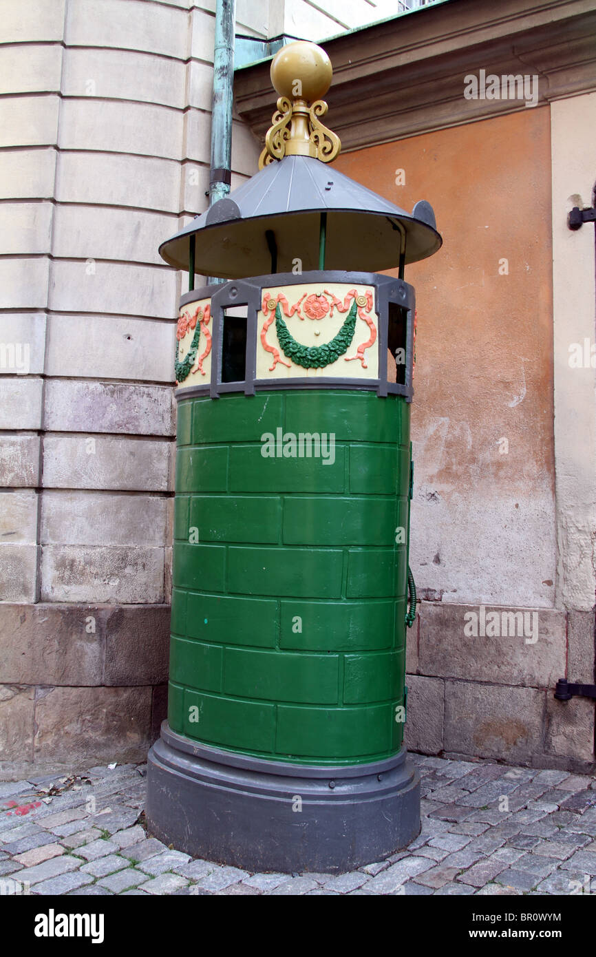 In vecchio stile, tradizionale wc pubblico a Stoccolma, Svezia Foto Stock