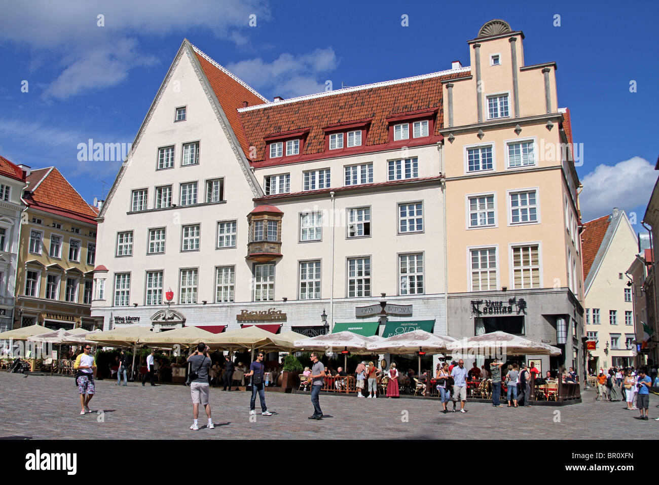 Raekoja Plats, la piazza del Municipio di Tallinn, Estonia Foto Stock