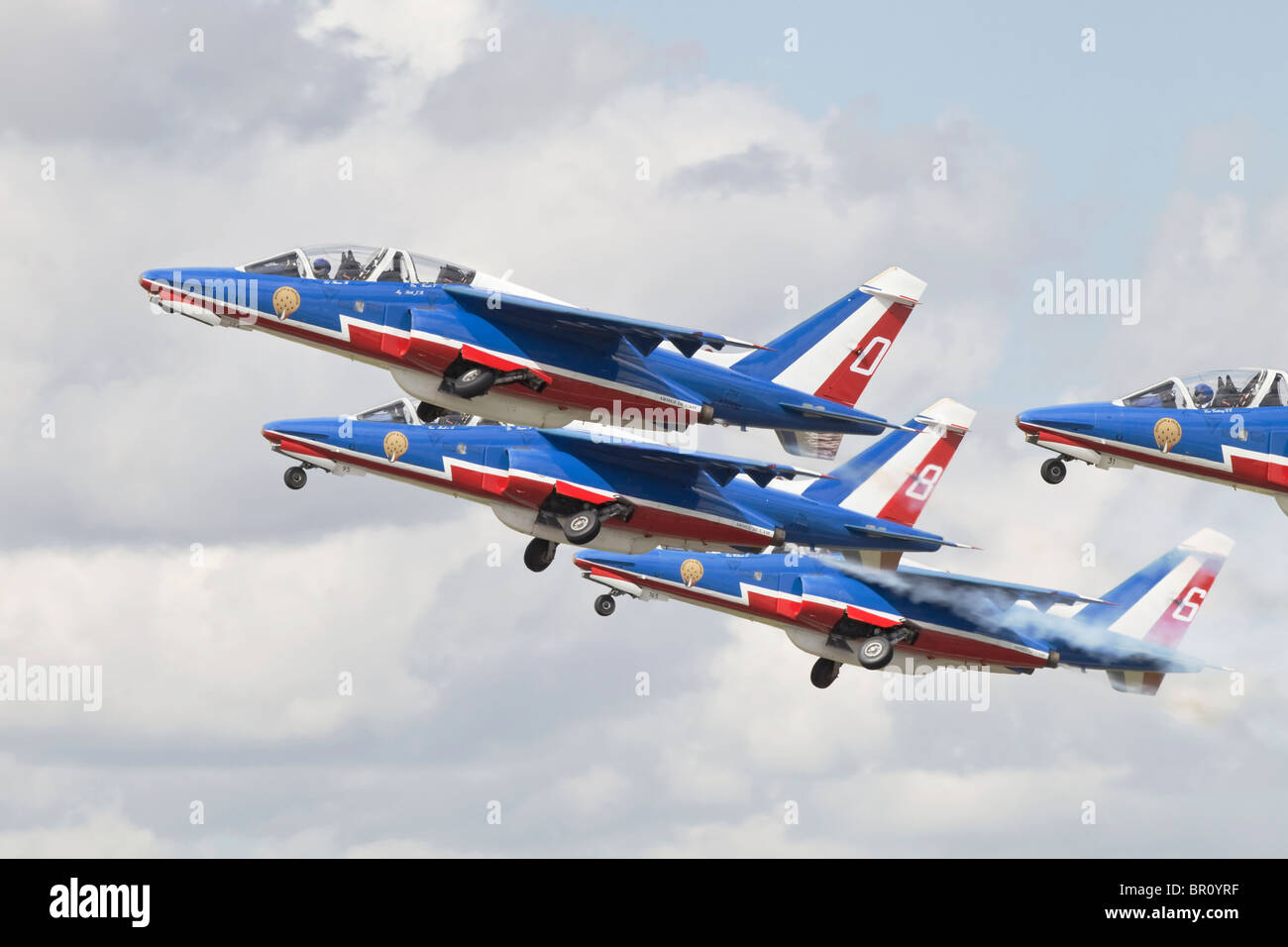 Dassault- Breguet/ Dornier Alpha getti di aria francese forze Patrouille de France getting airborne Foto Stock