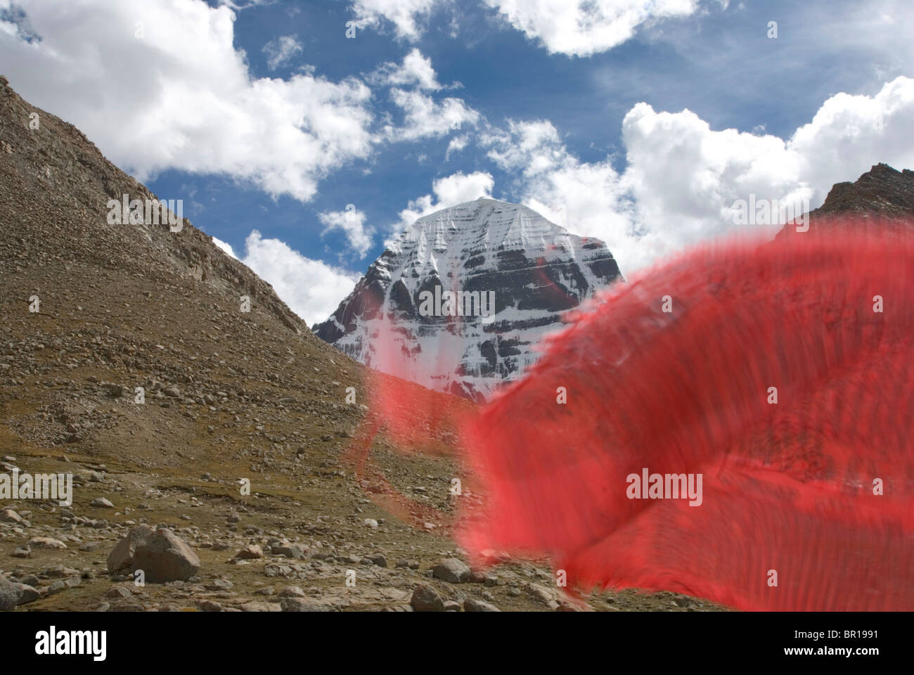 Bandiera di preghiera e il Monte Kailash Foto Stock