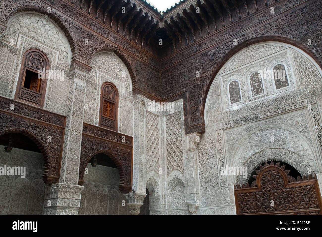 Al-Attarine Madrasa / Madrassa, la Medina di Fez / Fes, Marocco Foto Stock