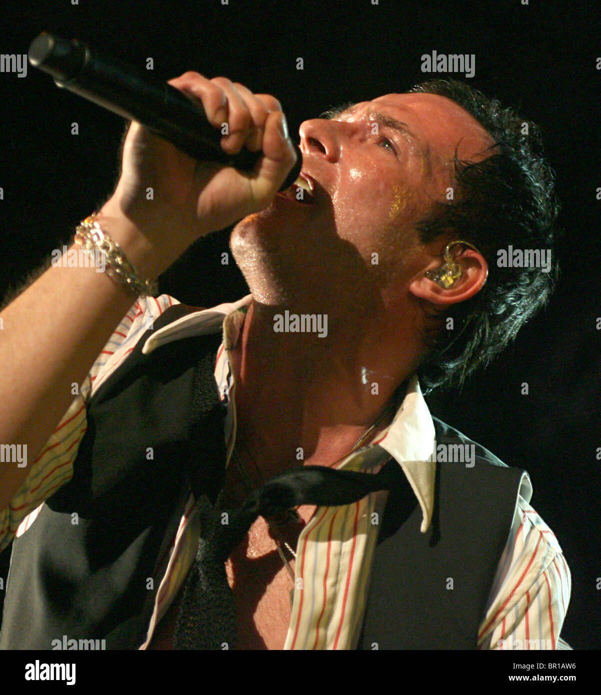 STONE TEMPLE PILOTS - Scott Weiland presso l'Anfiteatro Verizon Wireless il 5 giugno 2010 a Irvine, California. Foto di Jeffrey Mayer Foto Stock