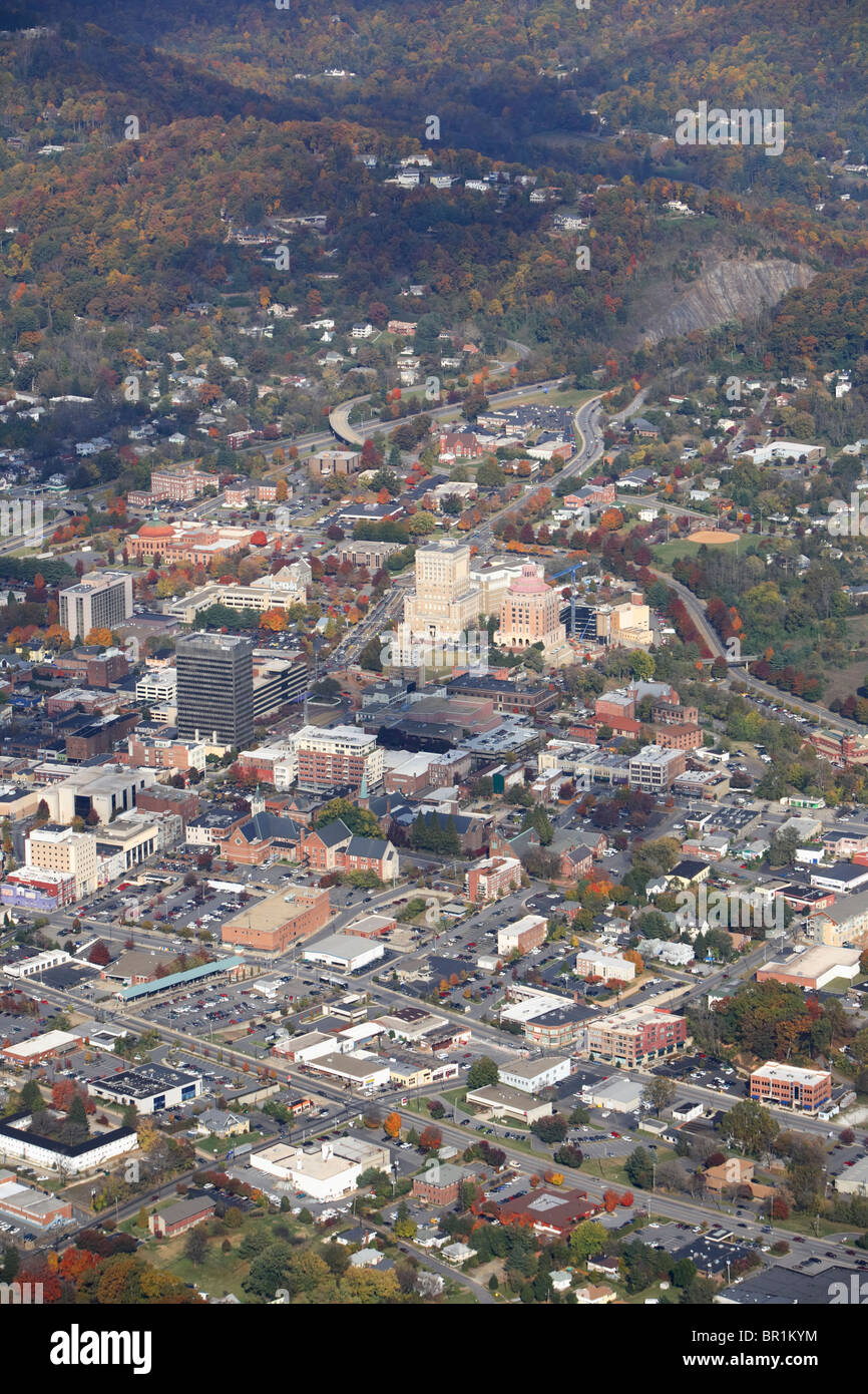 Vista aerea del centro di Asheville, NC in autunno. Foto Stock