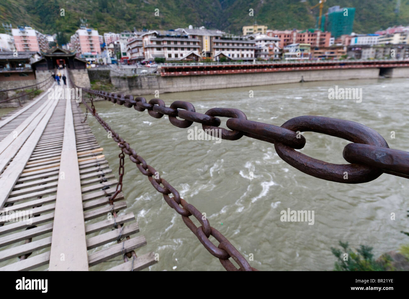 Catena storica sospensione ponte sul fiume Dadu catturato da Armata Rossa durante la lunga marcia, Luding City, Sichuan, in Cina Foto Stock