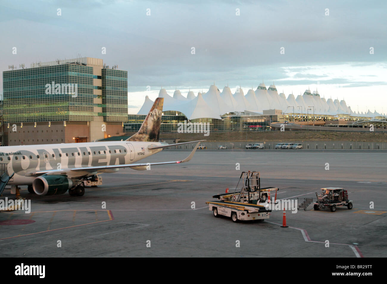 Una vista dell'Aeroporto Internazionale di Denver Foto Stock