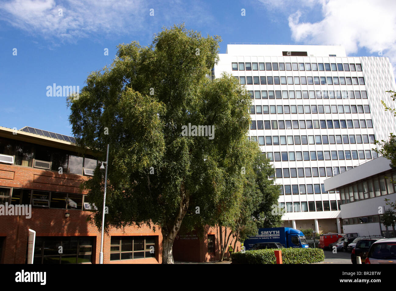 Queens University di Belfast engineering Ashby edificio e Irlanda del Nord Technology Centre Regno Unito Foto Stock