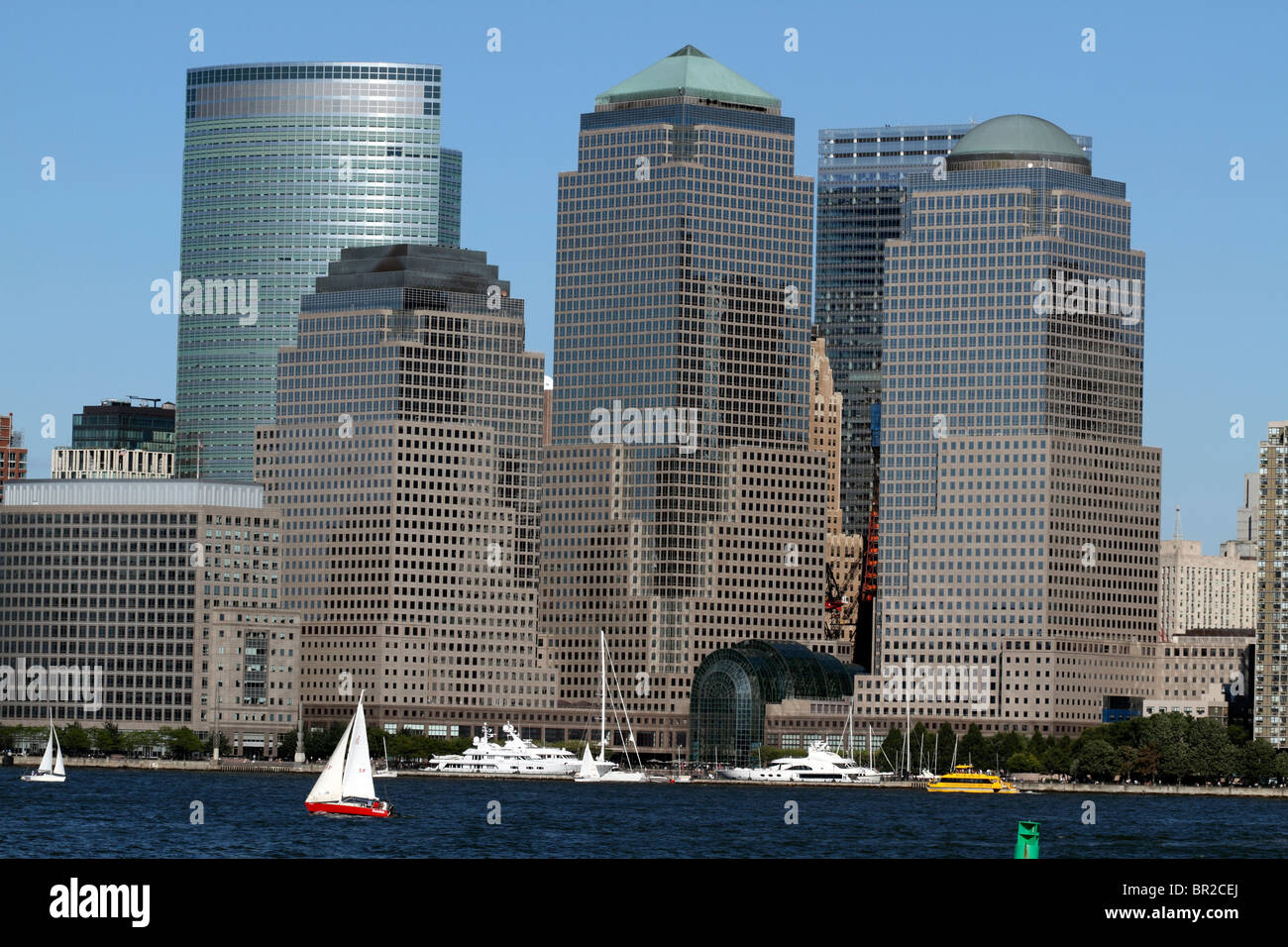Il World Financial Center con la Goldman Sachs edificio sul lato posteriore sinistro. La parte inferiore di Manhattan, New York City, NY, STATI UNITI D'AMERICA. Foto Stock