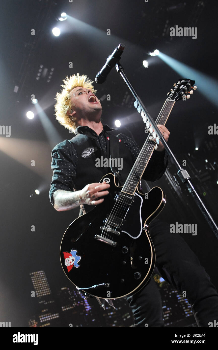 Billie Joe Armstrong da 'Giornata verde' esegue al 02, Londra, 23 ottobre 2009. Foto Stock