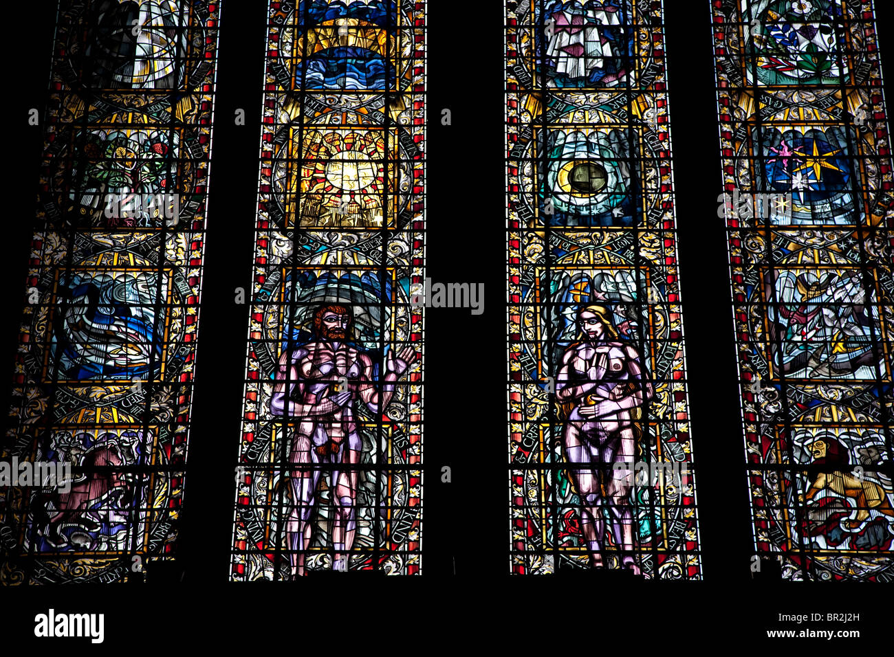 La creazione da parte di Francesco lancia Vetrata nella cattedrale di Glasgow Foto Stock