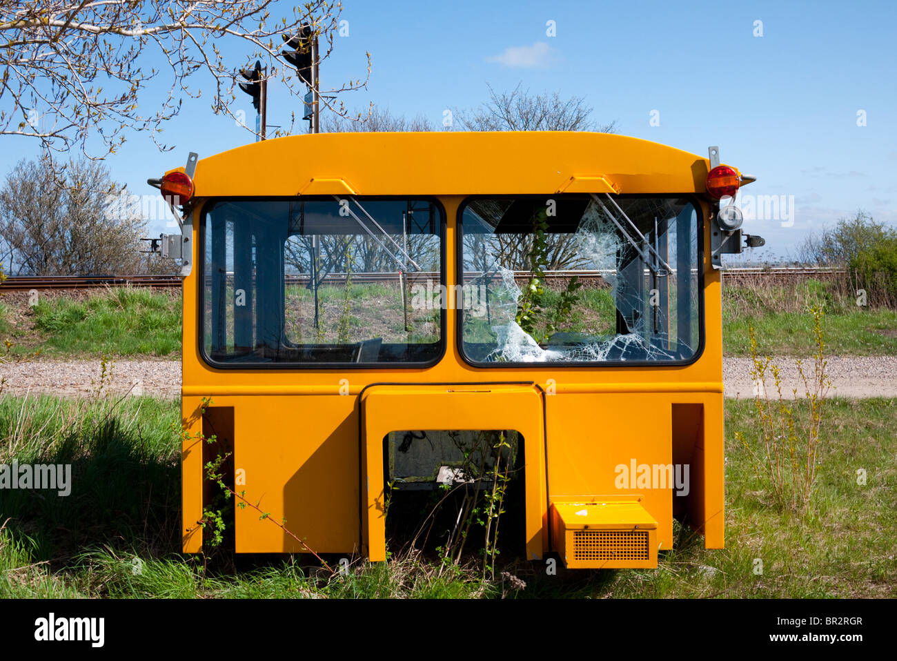 Vecchie gialle in disuso cabina treno Foto Stock