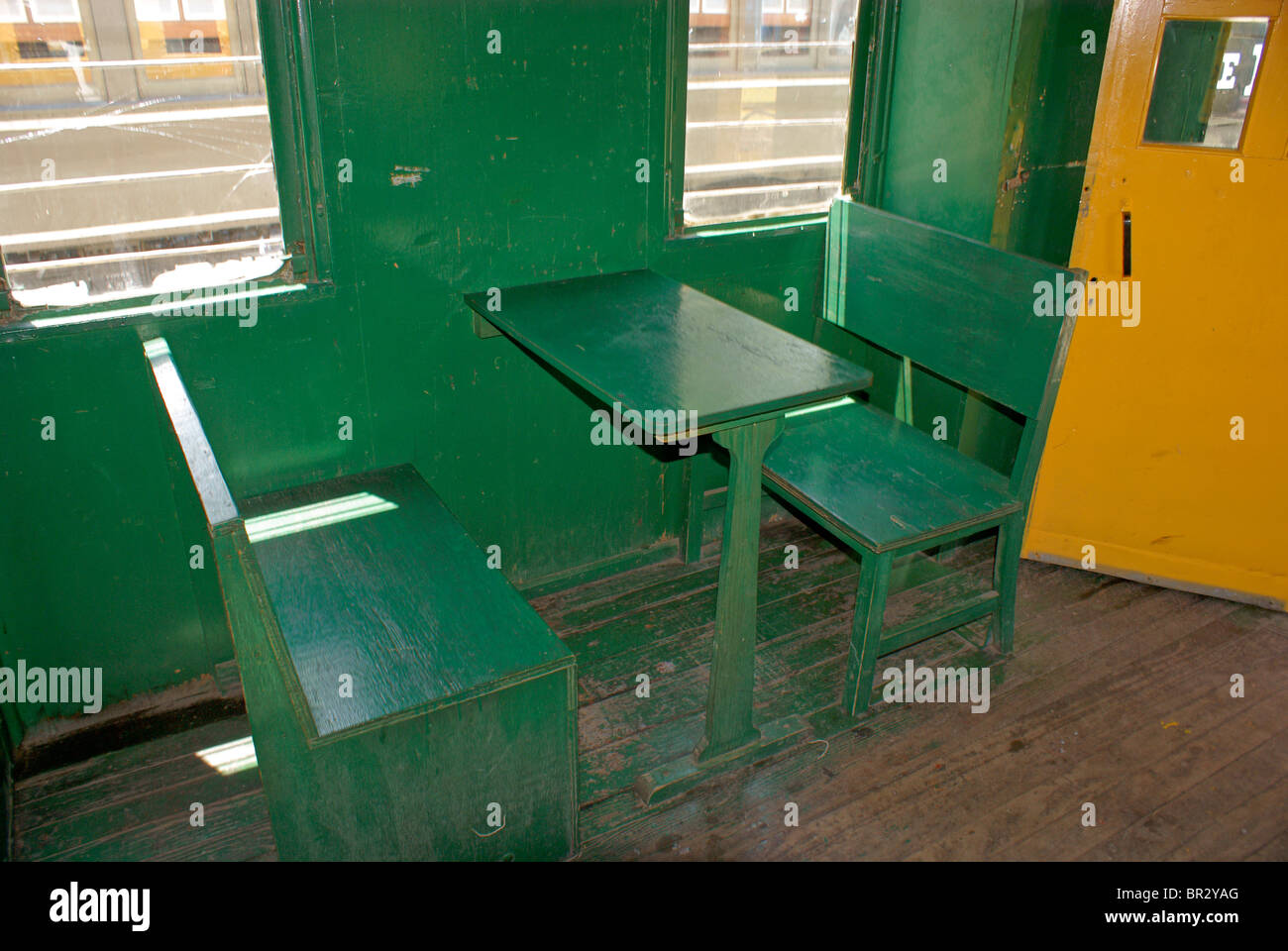 Interno di un treno caboose, Museo Nacional de los Ferrocarriles Mexicanos o National Railway Museum, la città di Puebla, Messico Foto Stock