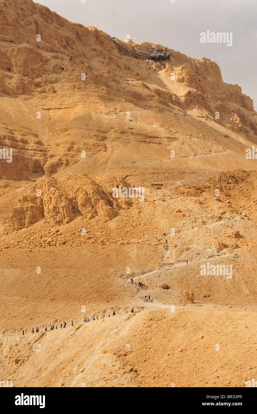 Modo fino alla Fortezza di Erode di Masada, simbolo per la libertà di Israele, Mar Morto, Israele, vicino Oriente, Orient Foto Stock