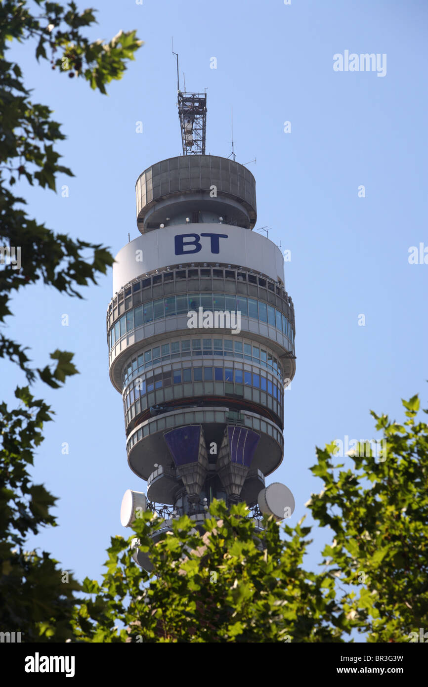 Vista del BT Telecom torre in Westminster, London, W1. Foto Stock