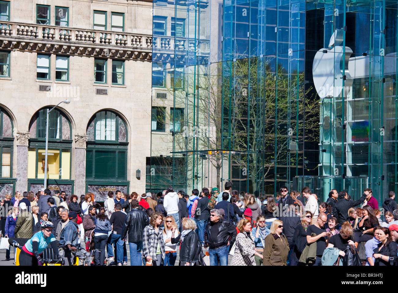 Apple Store della Quinta Avenue in New York City edificio di vetro da Bohlin Cywinski Jackson Foto Stock