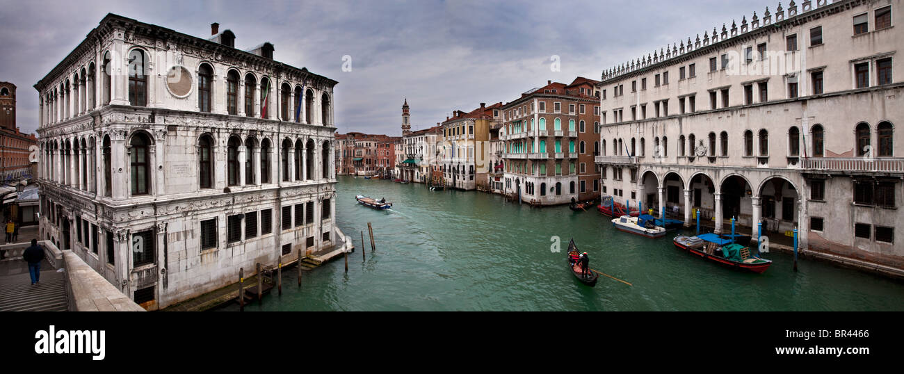 Il Canal Grande dal Ponte di Rialto, Venezia, Italia Foto Stock