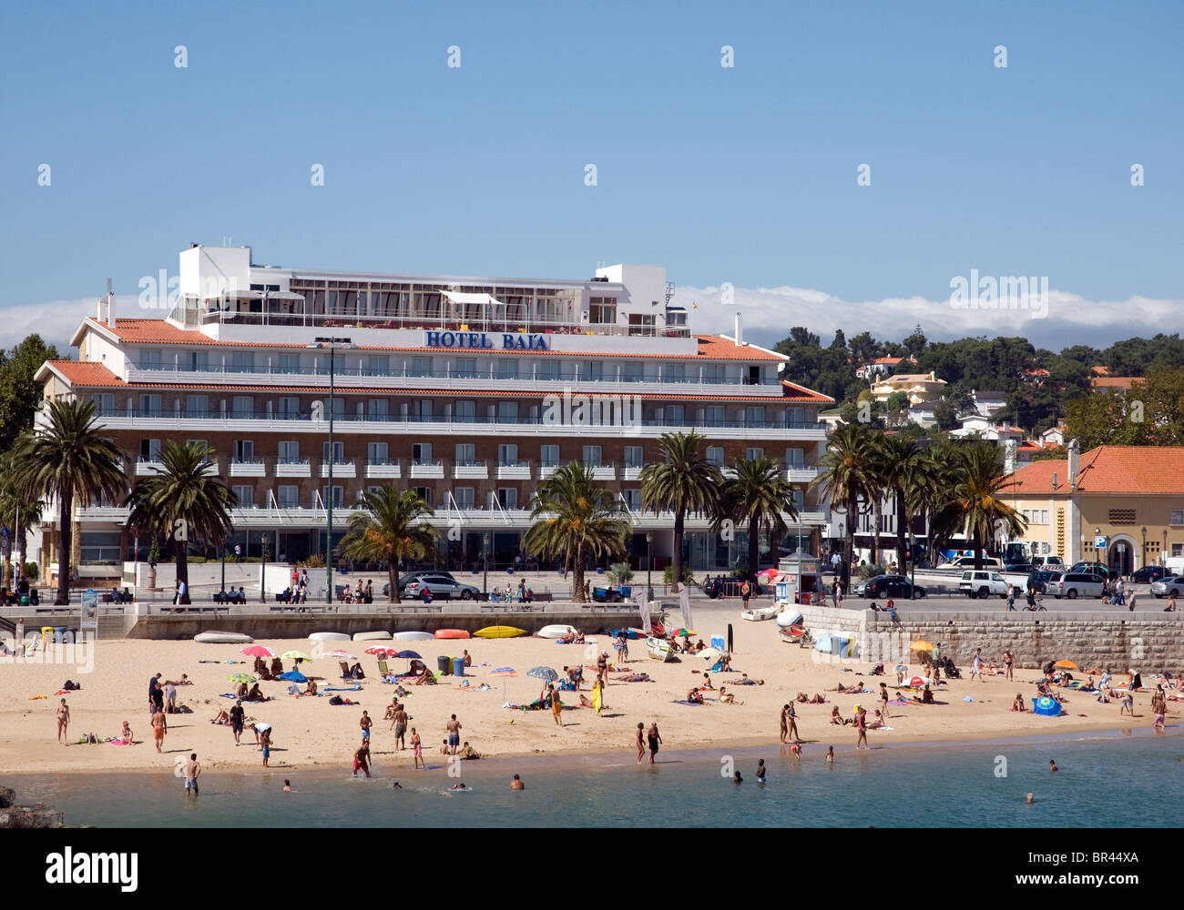 Lucertole da mare sulla spiaggia di Cascais, una cittadina vicino a Lisbona, Portogallo. Il tre stelle Hotel Baia si affaccia sulla baia. Foto Stock