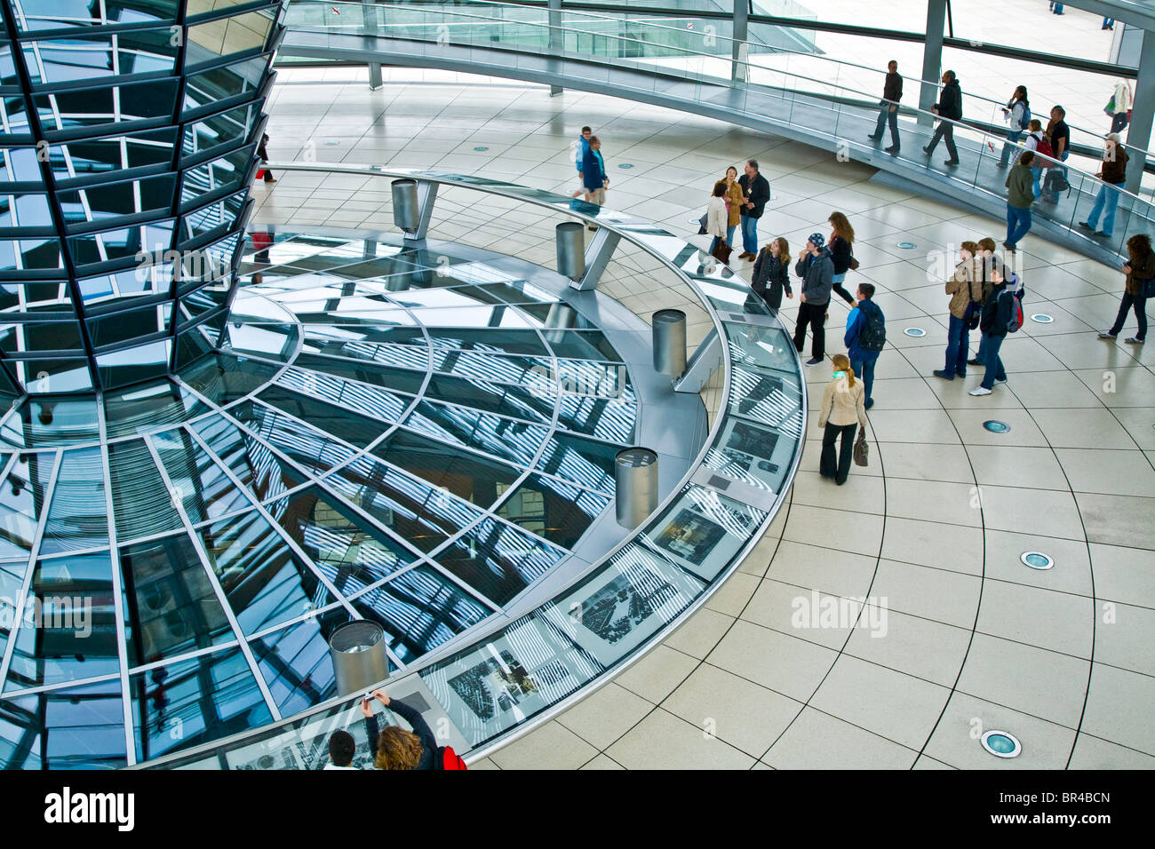 Berlin;Germania;l'Europa; Reichstag di Berlino Copula di vetro da Sir Norman Foster in tedesco la capitale nazionale della Città di Berlino Foto Stock