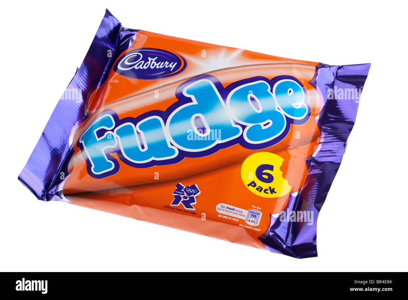 Il pacchetto di sei Cadbury's fudge barrette di cioccolato Foto Stock
