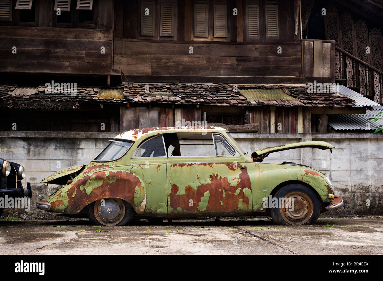 Auto d'epoca abbandonata e arrugginita da Auto Union, Thailandia. Foto Stock