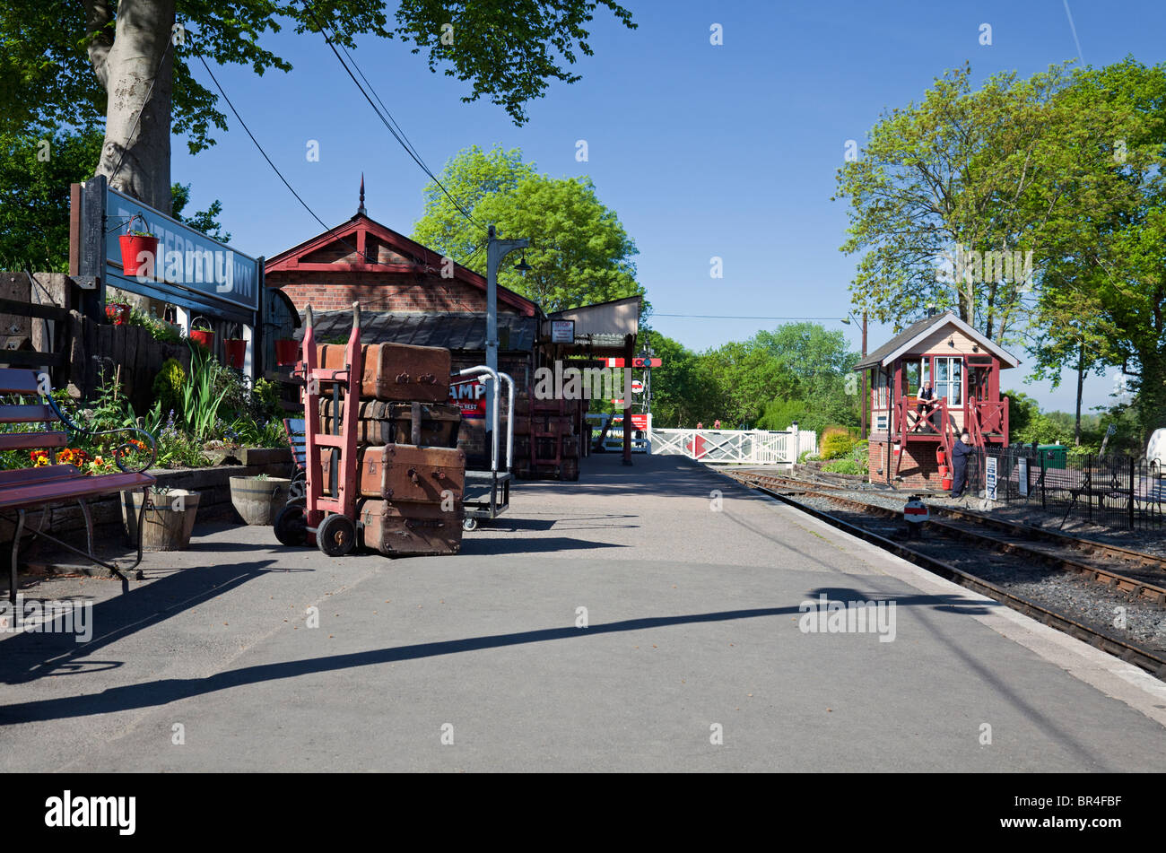 Inghilterra Kent Tenterden stazione sul Kent & East Sussex conserve di ferrovie a vapore Foto Stock