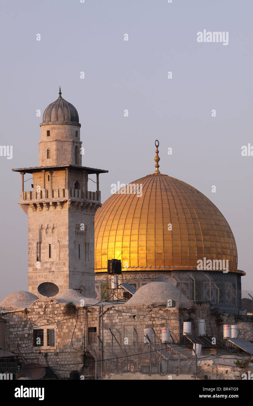 La cupola dorata del Rock al tramonto, Gerusalemme Foto Stock